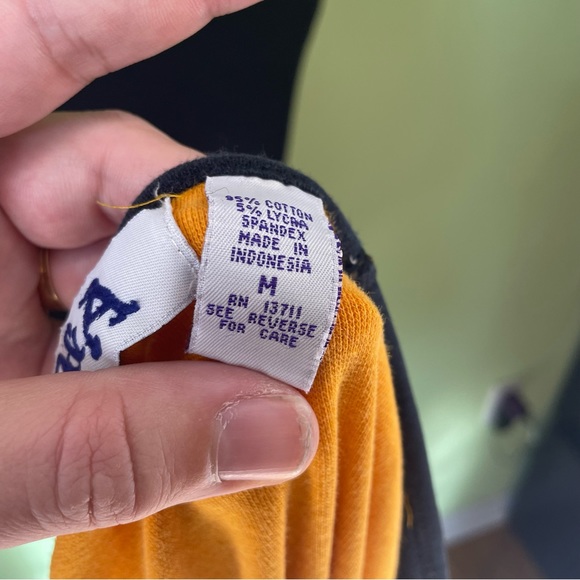 VINTAGE Y2K Q&A BLUE AND YELLOW DRAGON GRAPHIC SLEEVE TOP SHIRT SIZE MEDIUM - Picture 8 of 8